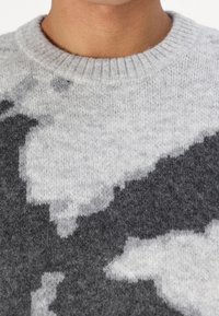 Jack & Jones JCOTRAVIS  - Strickpullover - light grey melange