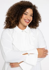 YOEK À VOLANTS - Hemdbluse - weiß