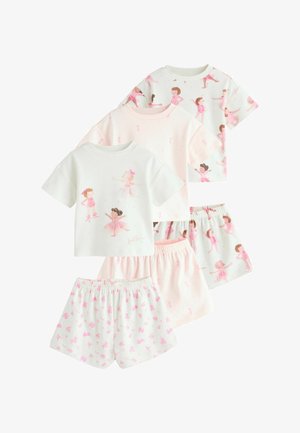 Trei seturi de tricouri cu mâneci scurte pentru copii și pantaloni scurți cu talie elastică, cu modele de balerine roz și flori pe fundal alb și roz deschis.