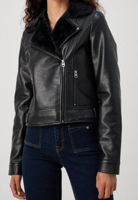 Vero Moda Tall Giacca in similpelle - black