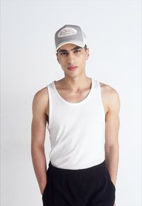 Von Dutch TRUCKER BOSTON UNISEX - Boné - grey/white