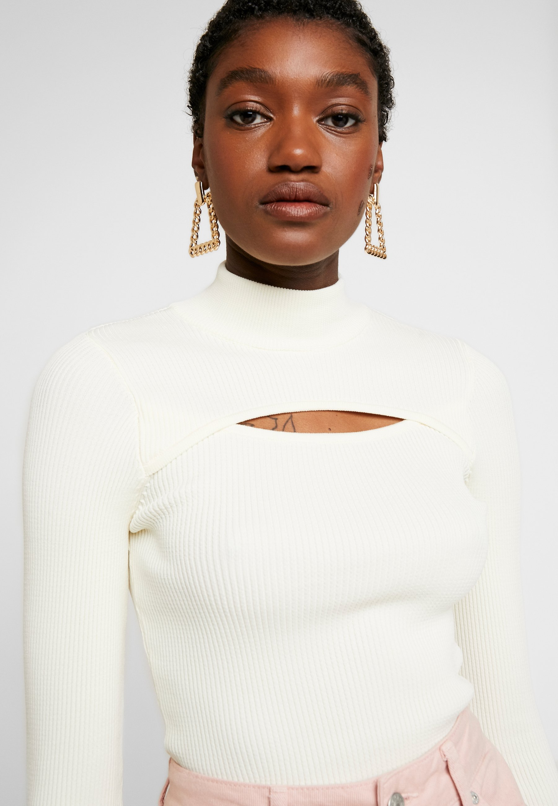 BDG Urban Outfitters CUTOUT FRONT Strikkegenser ecru BDG Urban Outfitters CUTOUT FRONT - Strikkegenser - ecru