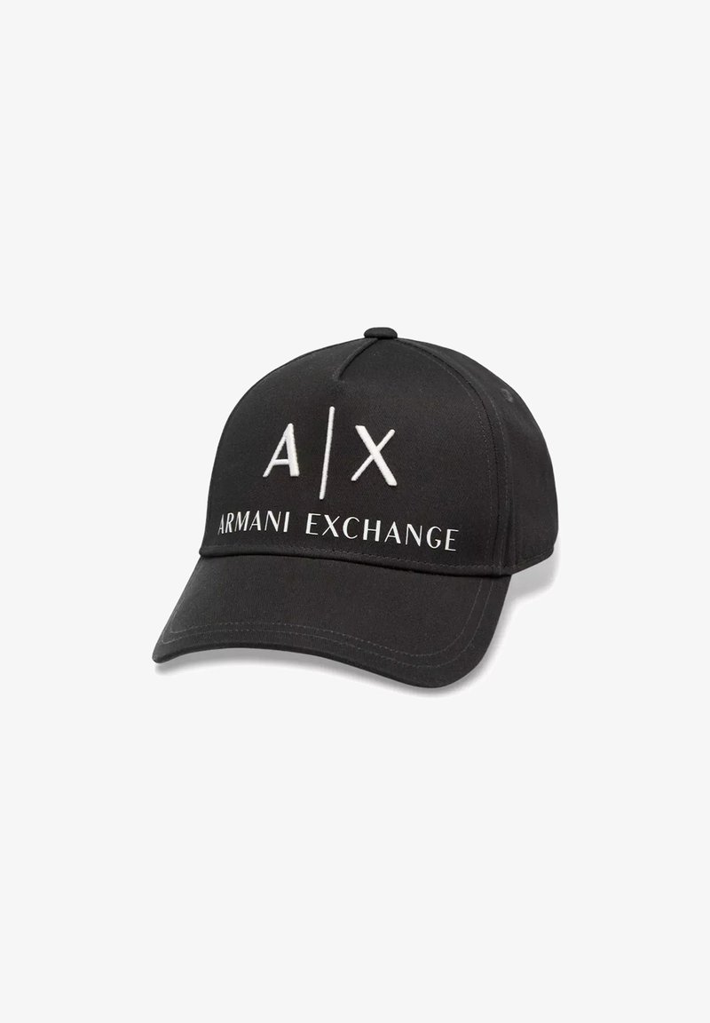 Casquette de baseball noire en tissu avec une visière incurvée. Présente un logo blanc "A/X" et "ARMANI EXCHANGE" brodé sur le devant.