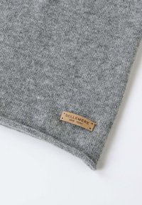 Gray knitted scarf made of soft wool with a slightly textured surface. Features a rectangular shape and a brown leather tag labeled "BELLEMERE NEW YORK."