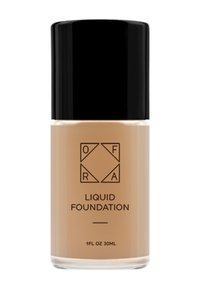 Fond de teint liquide beige dans une bouteille en verre transparent avec un capuchon en plastique noir. Présente une étiquette minimaliste avec le nom de la marque et les détails du produit.