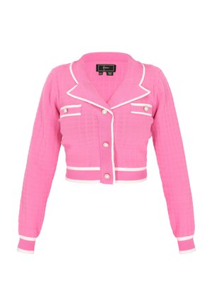 Cardigan lavorato a maglia rosa con un design corto, rifiniture bianche, bottoni in perla e due tasche frontali. Presenta un colletto classico e polsini a coste.