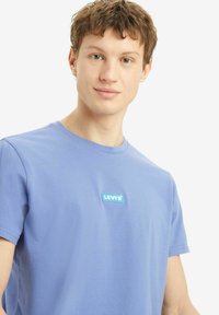 Levi's® RELAXED BABY TAB - Navadna majica - dress blue