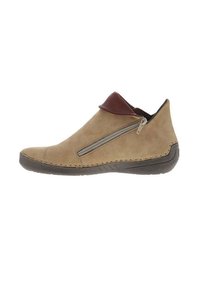 Bottine en cuir tan avec une finition texturée, dotée d'une fermeture éclair sur le côté et d'un rabat brun contrasté. Bout rond et semelle flexible.