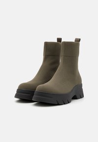 Even&Odd Wide Fit Kotníkové boty na platformě - khaki