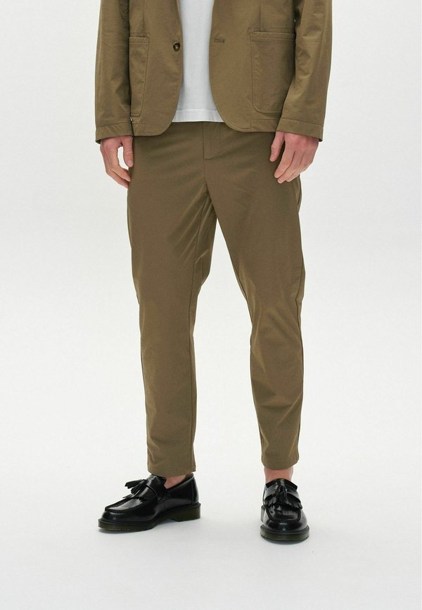 MONZA TECH CROPPED - Stoffhose - army