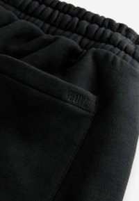 Next REGULAR FIT EDIT - Kratke hlače - black