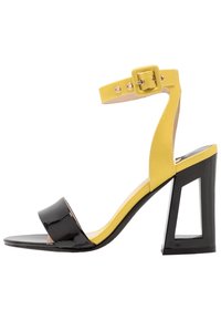 Laura Biagiotti Sandały na obcasie