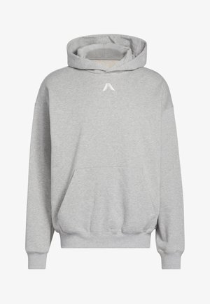 Tricou cu glugă gri, realizat dintr-un amestec de bumbac. Dispune de o buzunar frontal, manșete și tiv cu nervuri. Un logo mic, alb, pe piept.