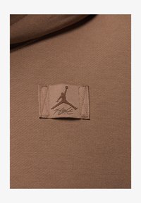 Wybrany, archaeo brown