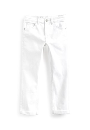 Jean en denim blanc avec poches avant, fermeture à boutons, passants pour ceinture et bas retroussés, posé à plat sur un fond blanc.