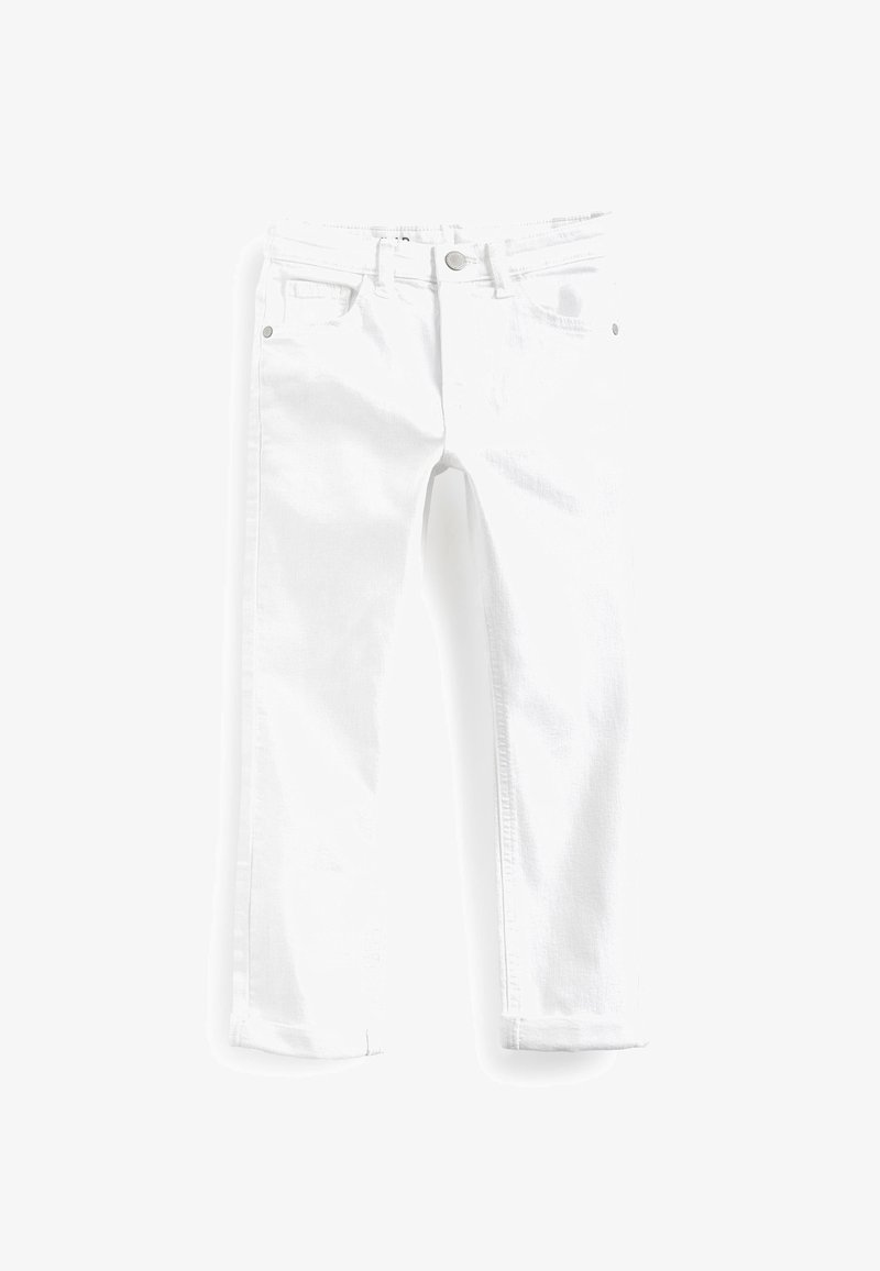 Jean en denim blanc avec poches avant, fermeture à boutons, passants pour ceinture et bas retroussés, posé à plat sur un fond blanc.
