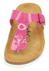 Rosa glittrande tongsandal med justerbart rosa spänne, korkfotbädd och vit sula. Notabel glansig textur på remmen.