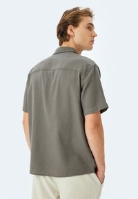 Koton SHORT SLEEVE - Vapaa-ajan kauluspaita - anthracite