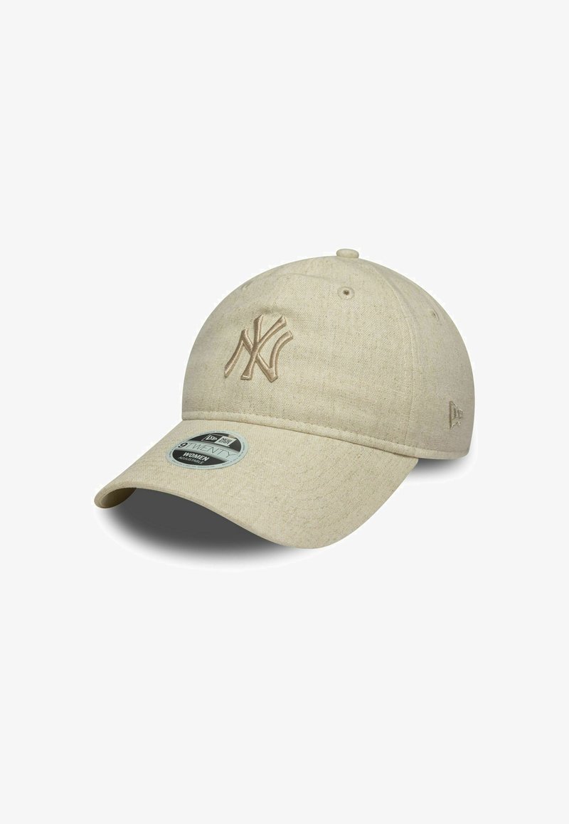 Beige Baseballcap aus strukturiertem Stoff, mit einem bestickten Logo in passendem Farbton und einem gebogenen Schirm. Enthält einen Größensticker.