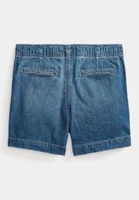 Pantalones cortos de mezclilla en un color azul medio, con cinturilla elástica y dos bolsillos traseros con sutiles detalles de costura.