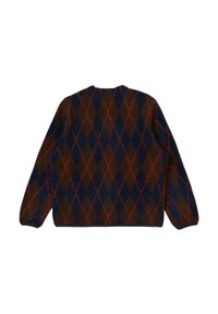 Maglione lavorato a maglia con motivo a rombi nei colori marrone, navy e rosso. Maniche lunghe e scollatura a girocollo, con una finitura textured.