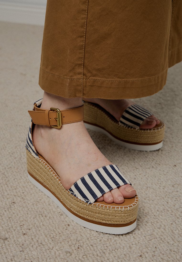 See by Chloé Sandalen met plateauzool donkerblauw See by Chloé Sandalen met plateauzool donkerblauw