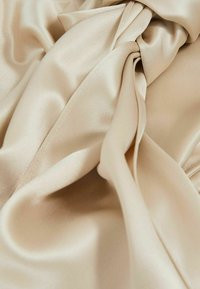 Reiss Společenské šaty - champagne