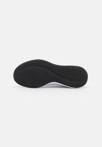 adidas Performance FLUIDSTREET - Sapatilha de treino - footwear white/core black/grey five