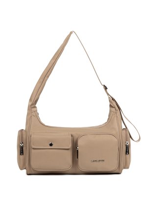 Sac à bandoulière beige avec plusieurs poches à l'avant et sur les côtés, fermetures éclair, et une poche à rabat, doté d'une sangle ajustable unique.