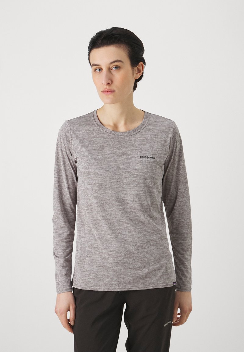 Patagonia DAILY GRAPHIC WATERS - Top dugih rukava - feather grey