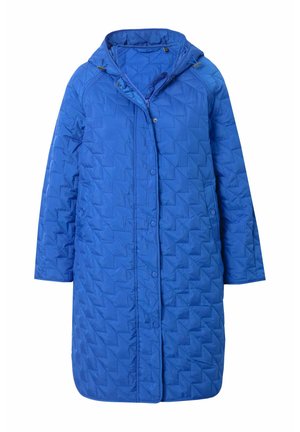 Blauer gesteppter Mantel mit Kapuze, ausgestattet mit Knopfverschluss, seitlichen Taschen und einer Diamantmuster-Struktur. Hergestellt aus leichtem synthetischem Material.