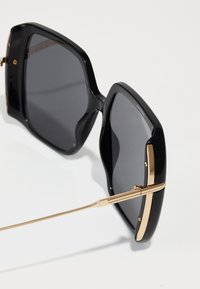 BOSS Napszemüvegek - black/gold-coloured