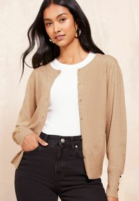 Friends Like These CREW NECK  REGULAR FIT - Kardigán - camel