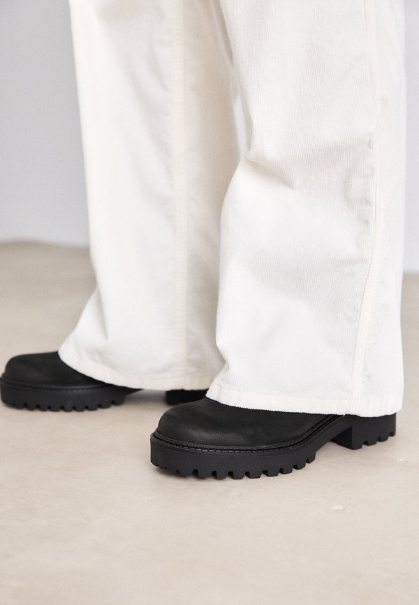 DOUBLE BUCKLE - Platform ankle boots