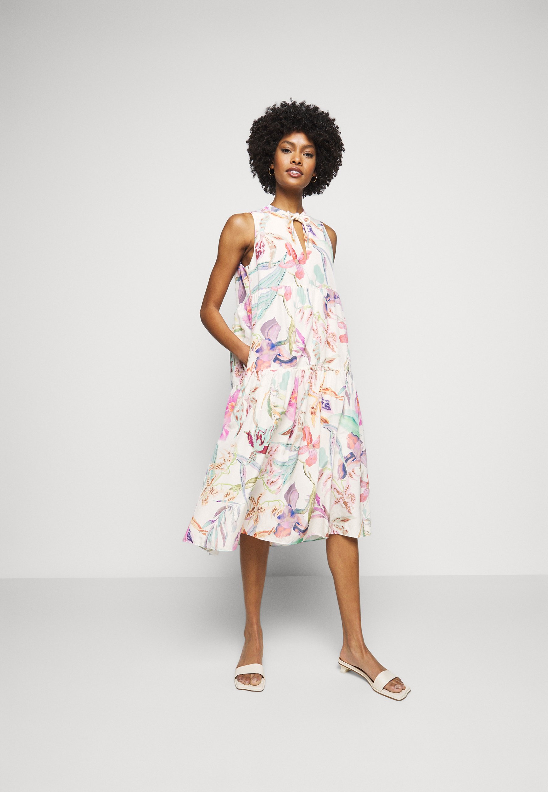 Marc Cain Freizeitkleid Cosmea Pink Zalando De 