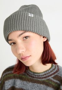 GALINE RACHELLE ICON BEANIE KEY - Čepice - mul basil melange