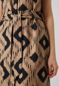 Object OBJBERRY LONG DRESS  - Marškininė suknelė - incense/black