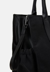 KARL LAGERFELD KIDS CHANGING BAG UNISEX - Taška na detské hygienické potreby  - black