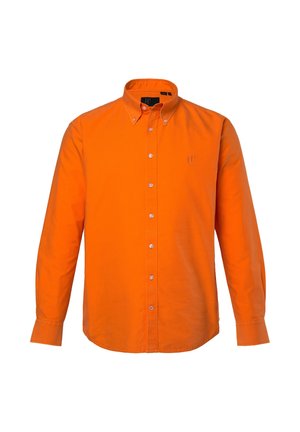 Jasně oranžová košile s dlouhým rukávem, knoflíková, s límečkem a malým logem "JP" na levé straně hrudi na bílém pozadí.