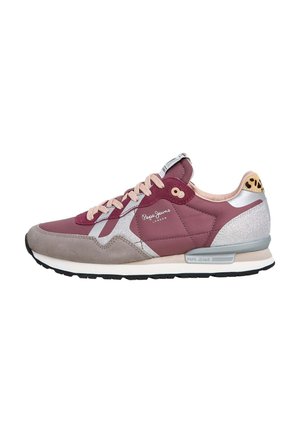 Sneaker bordeaux e rosa con dettagli grigi, materiali scamosciati e sintetici, punta rotonda, caratteristiche in argento e linguetta posteriore con stampa leopardata.
