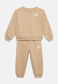 Δεν επιλέχθηκε, beige