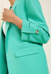 Friends Like These REGULAR FIT - EDGE TO EDGE TAILORED SLEEVE DETAIL  - Krátký kabát - bright green