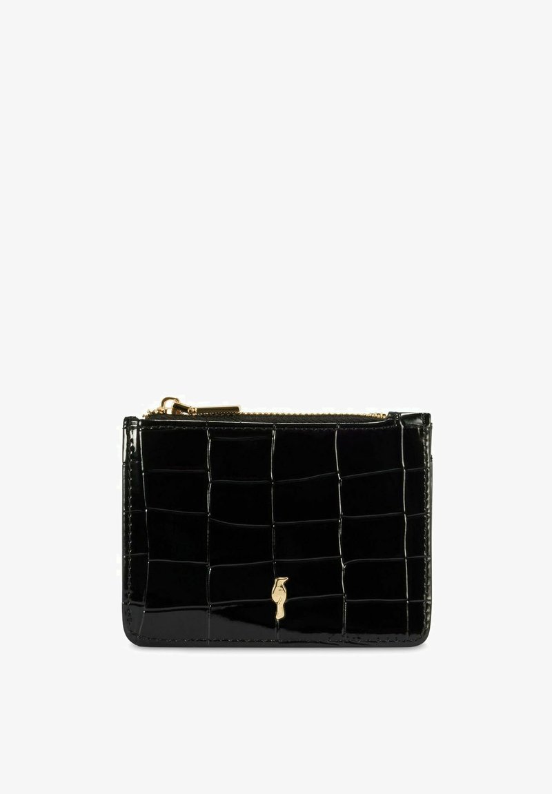 Czarny portfel z lakierowanej skóry, ozdobiony wzorem w krokodylą skórę, z zamkiem błyskawicznym w złotym odcieniu oraz detalem z logo. Kompaktowy prostokątny kształt. Gładka faktura.
