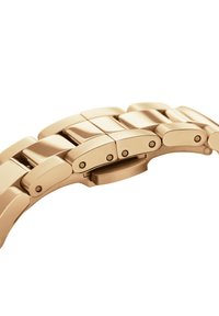 Pulsera de reloj de metal en tono dorado con eslabones suaves y redondeados y un cierre tipo sobre. Presenta acabados pulidos y cepillados para crear contraste.