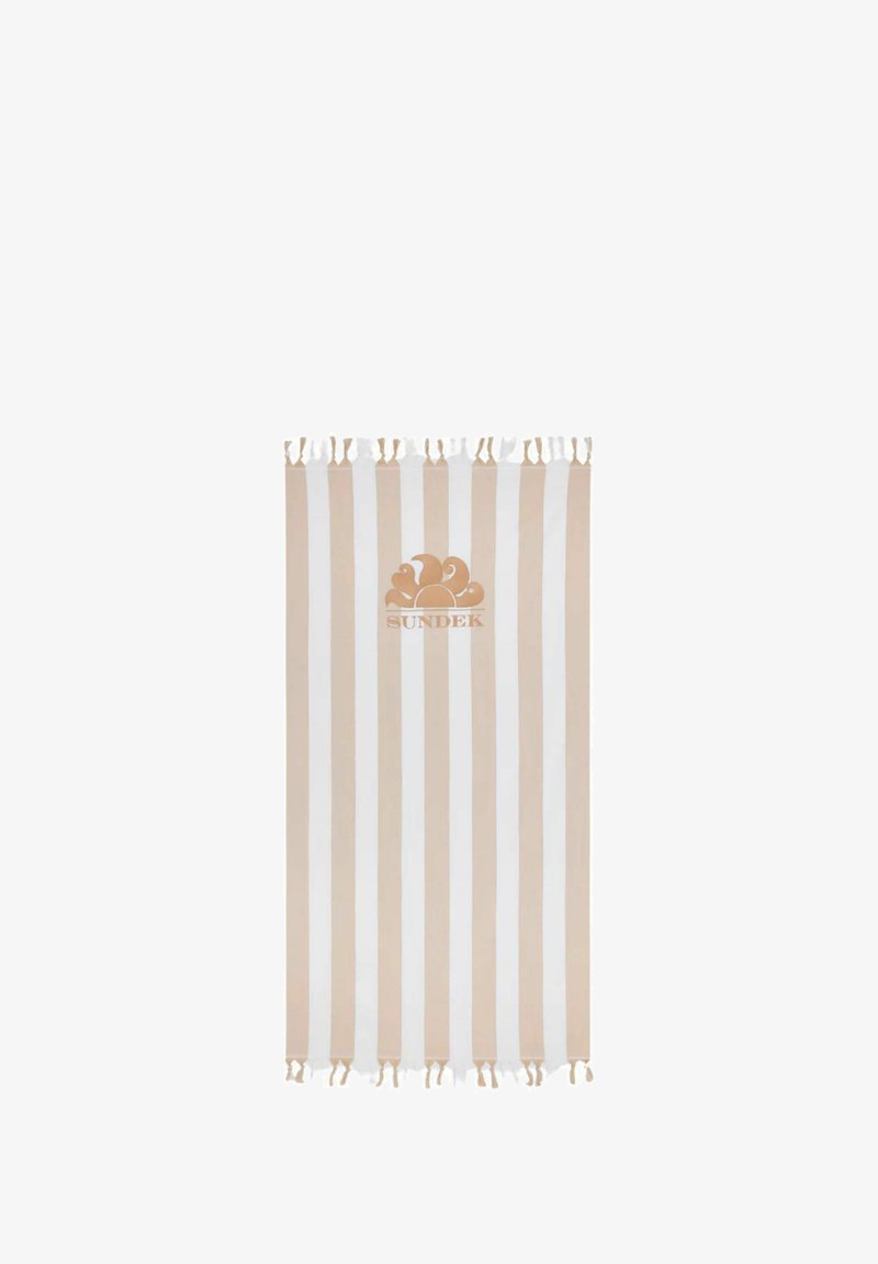 Asciugamano rigato in cotone beige e bianco, con frange lungo i bordi e un logo centrale. Forma rettangolare, texture morbida.