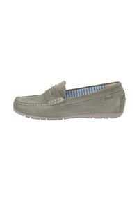 Hellgrüne Wildlederl loafers mit weißen Nähten und einem Quastenakzent; gefüttert mit blau-weiß gestreiftem Stoff; Gummisohle.