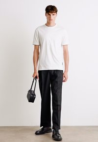 BOSS BOSS X PORSCHE THOMPSON - Pamata T-krekls - white