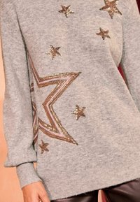 Love & Roses SUPER COSY CREW NECK - Pulóver - grey sequin