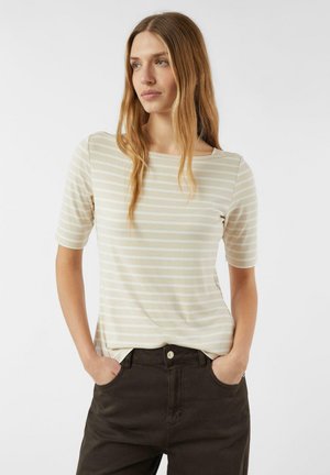 - T-shirt z nadrukiem