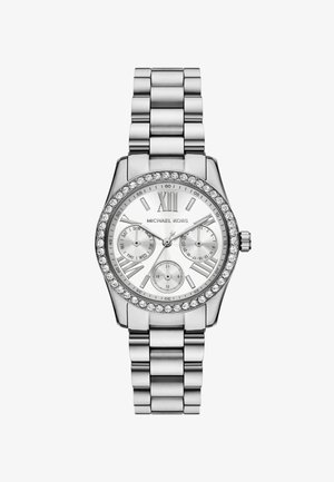 Orologio con bracciale in metallo argento, lunetta in cristallo, quadrante bianco, numeri romani, tre quadranti secondari che mostrano giorno, data e orario a 24 ore.